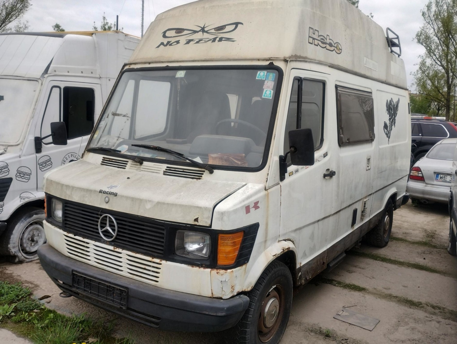 Porzucone samochody oferowane na sprzedaż przez ZDM Warszawa