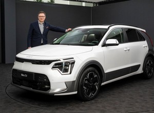 Pierwsi w Polsce obejrzeliśmy nową Kię Niro. Ale zmiana! Co oferuje oprócz zdalnego parkowania?