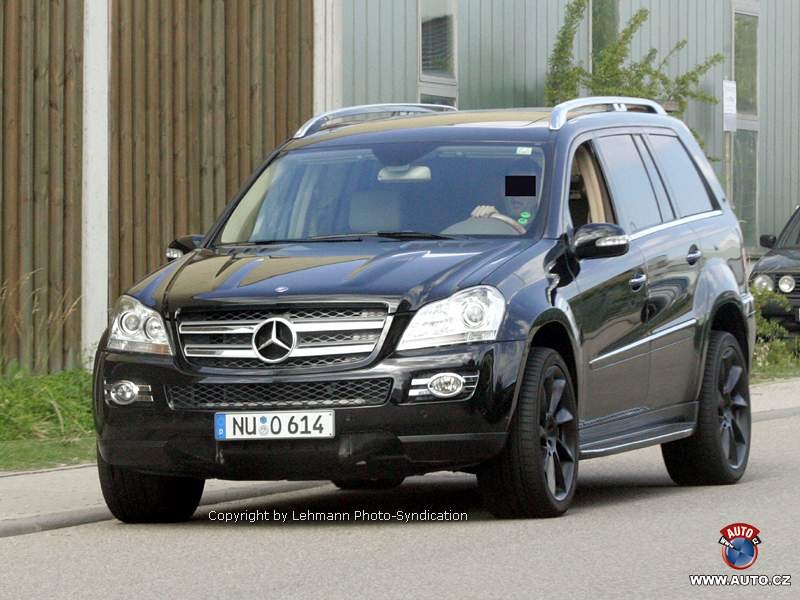 Zdjęcia szpiegowskie: AMG Power dla klasy C, GL i CL