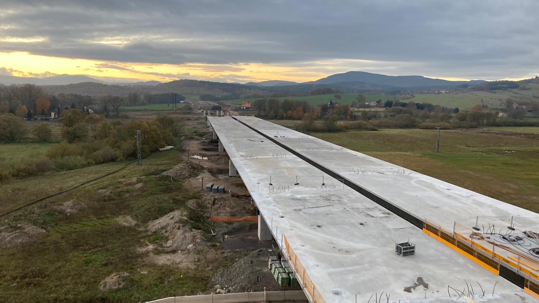 Budowa estakad na drodze ekspresowej S3