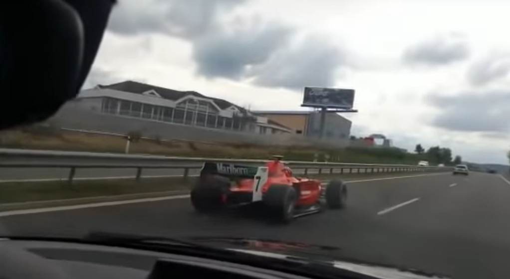 Bolid na czeskiej autostradzie