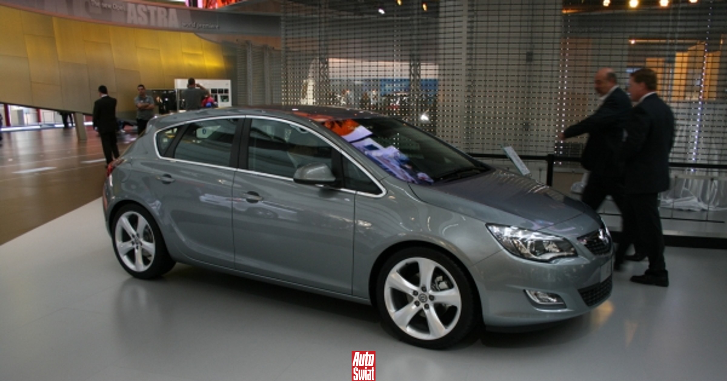 Nowy samochód z Polski! - Auto Świat