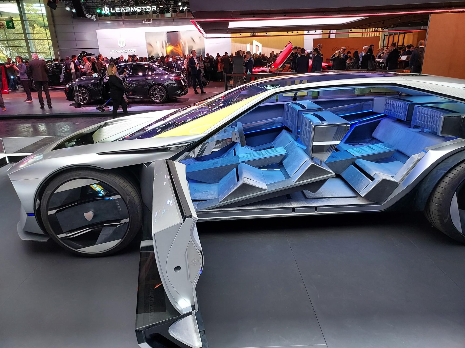 Salon samochodowy w Paryżu 2024