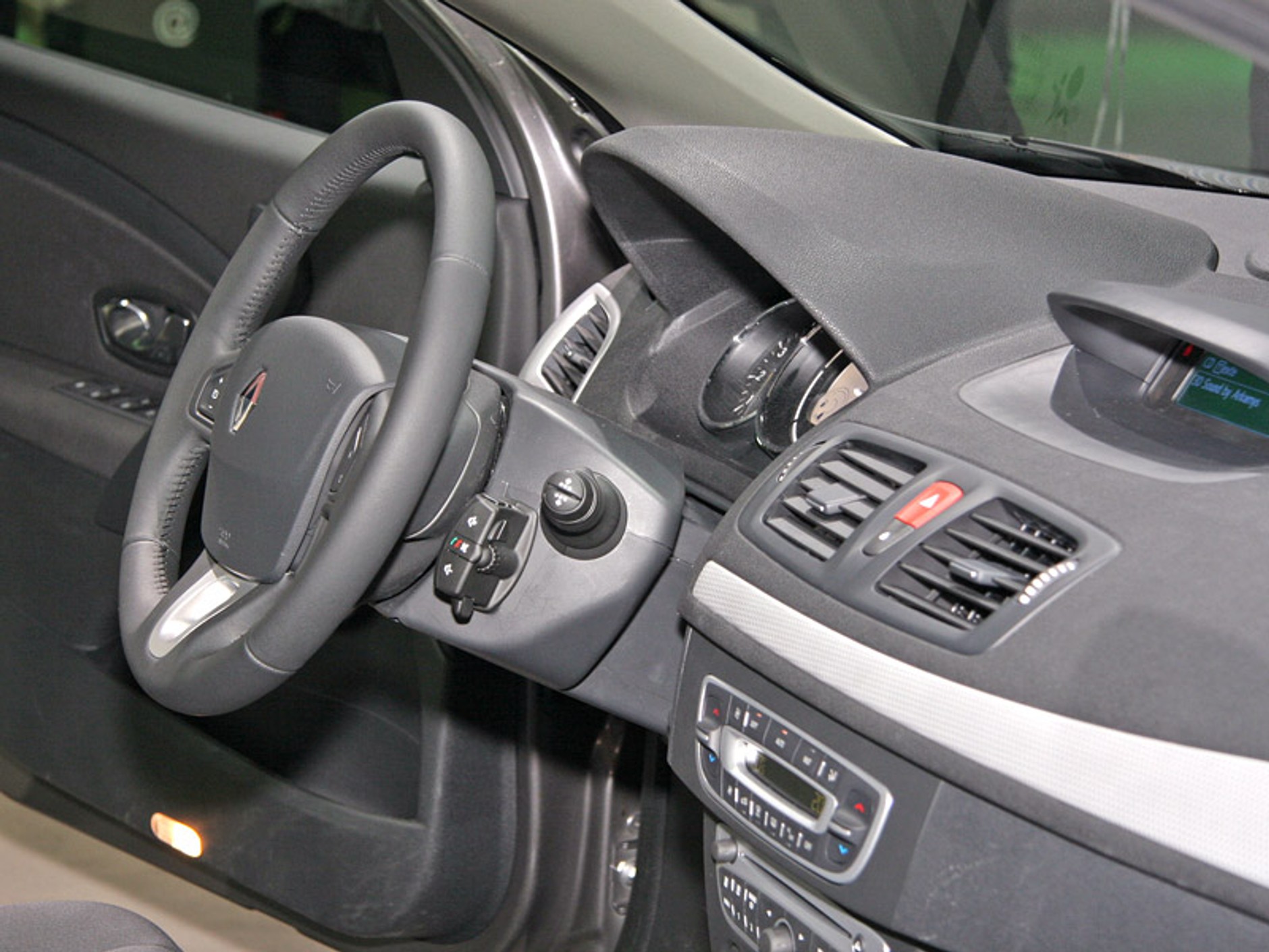 Paryż 2008: Renault Mégane – pierwsze wrażenia (wideo)