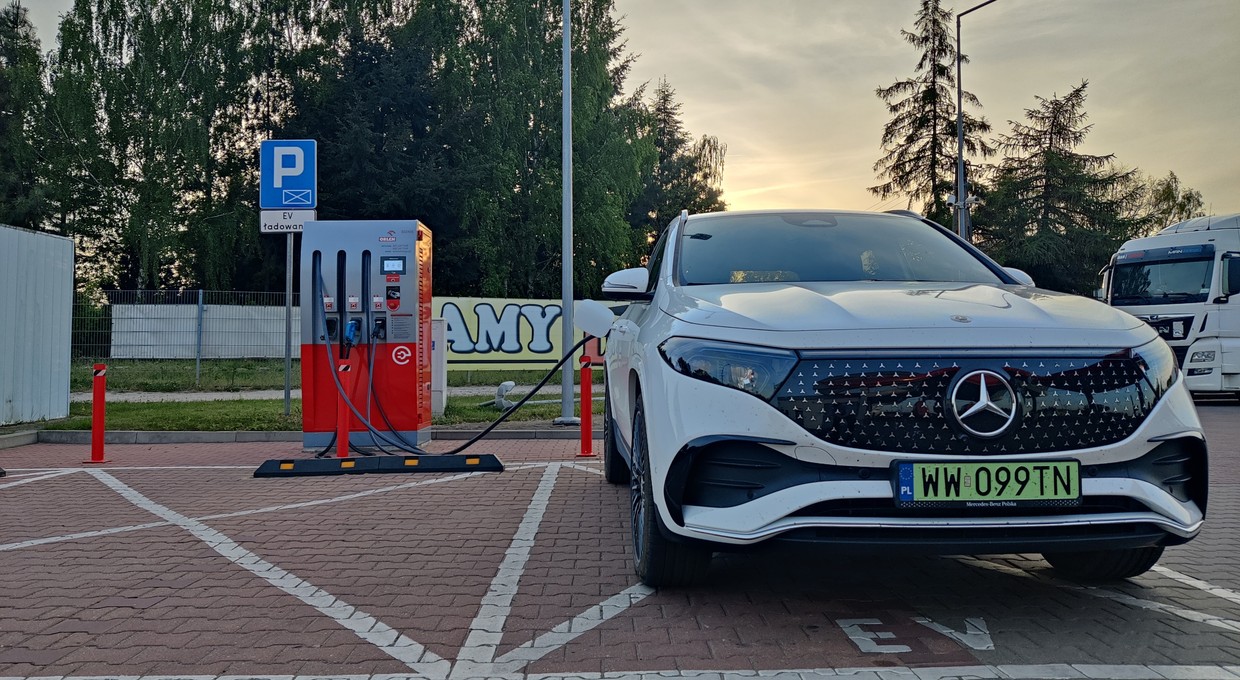 Przejechałem 900 km elektrykiem. Było sporo pozytywnych i przykrych zaskoczeń