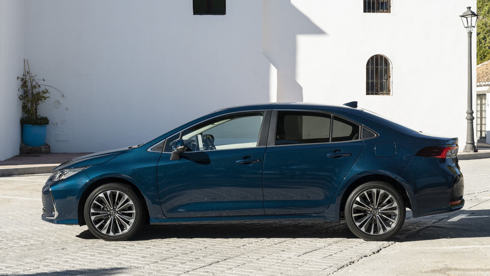 Toyota Corolla (12. generacja; wersja sedan)