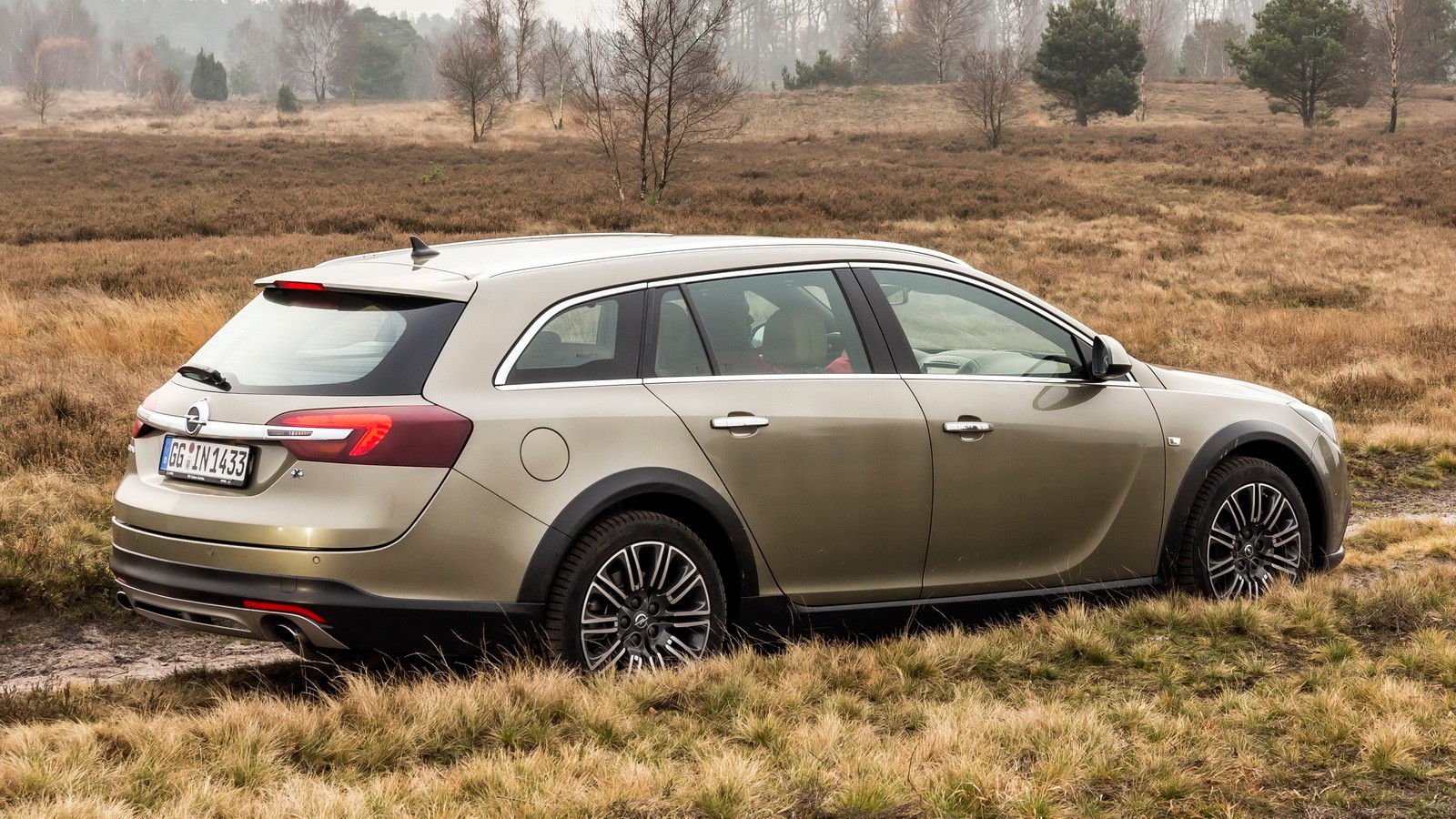 Wersja Country Tourer ma napęd 4x4 i podwyższony prześwit.