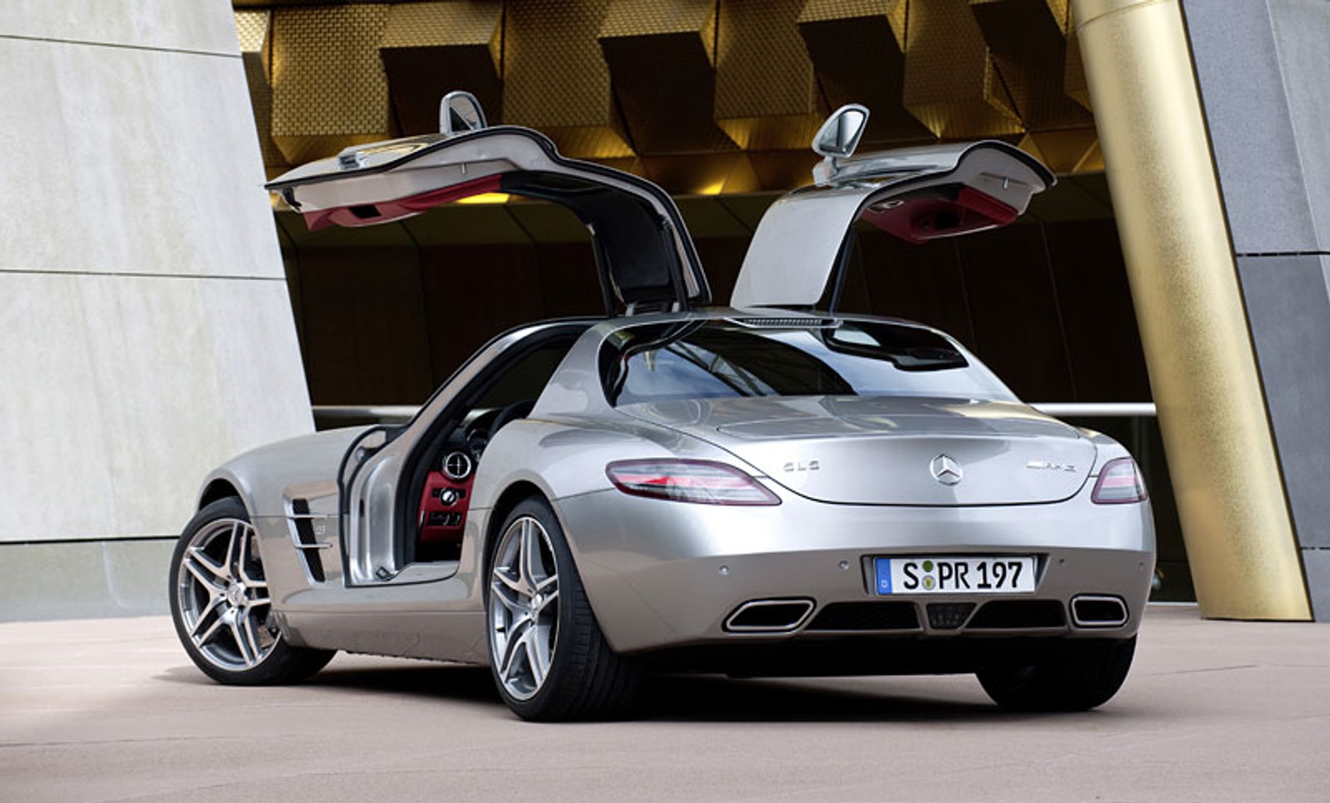 Mercedes SLS AMG i Mclaren MP4-12C