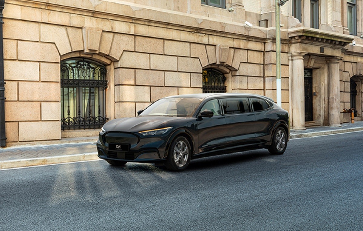 Limuzyna zabierze siedmiu bliskich zmarłego