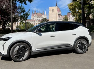 Renault Scenic E-Tech — nie dość, że SUV, to jeszcze elektryczny. Sprawdziłem, co zostało z dawnego rodzinnego vana