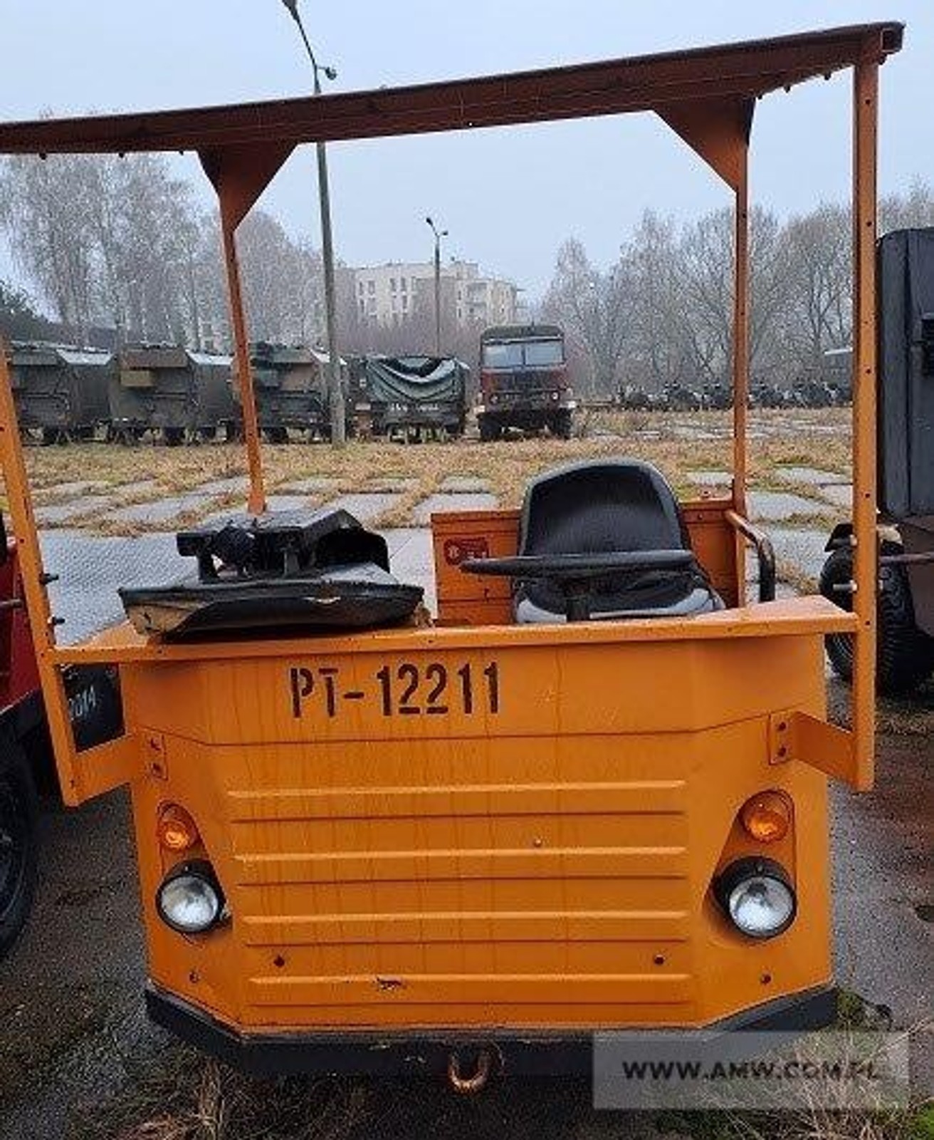 Wózek akumulatorowy WNA1320 z daszkiem