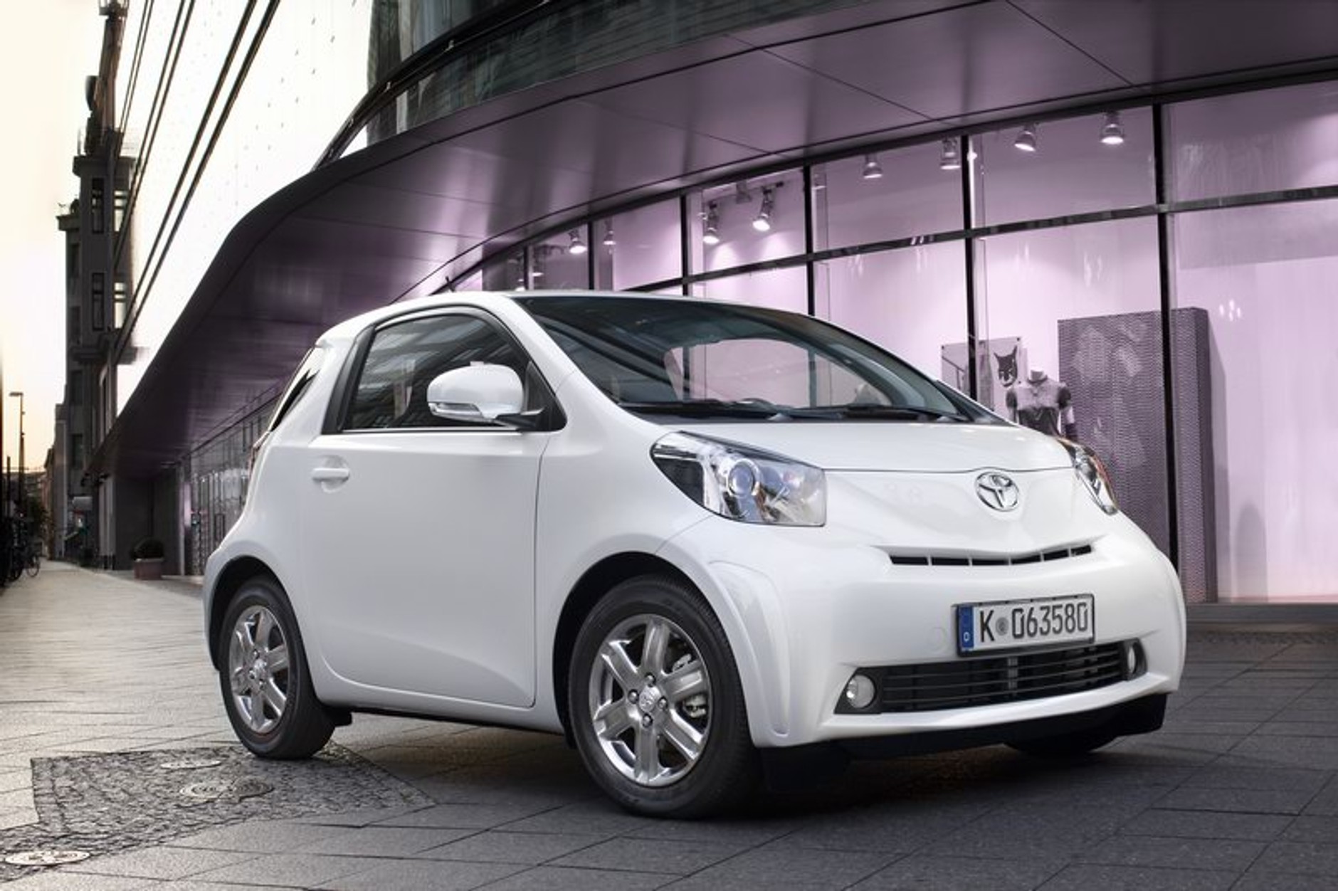 Toyota iQ