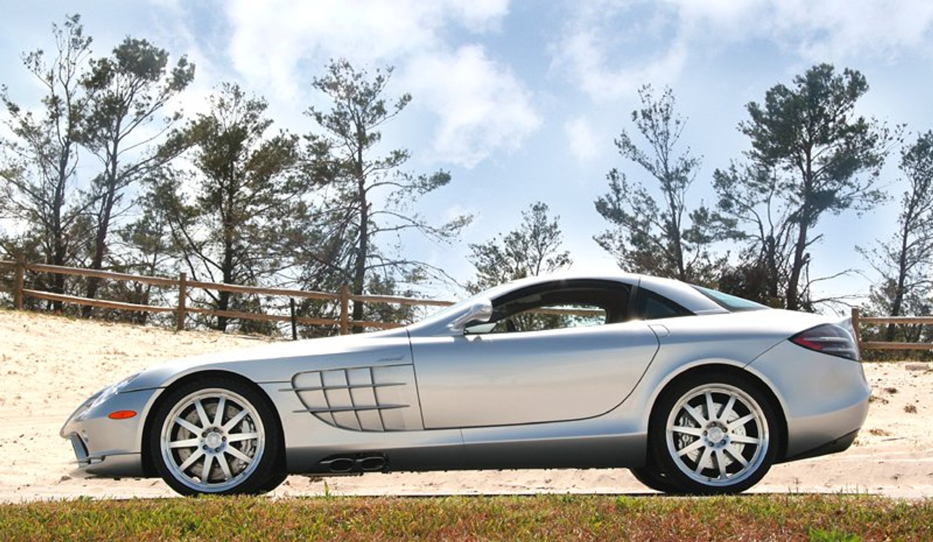 Renntech McLaren SLR 722 – pokaźne stado koni