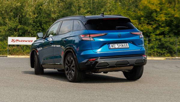 Renault Austral z systemem 4Control