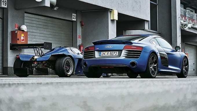 Praga R1 w starciu z Audi R8: diabeł jeździ sobie Pragą