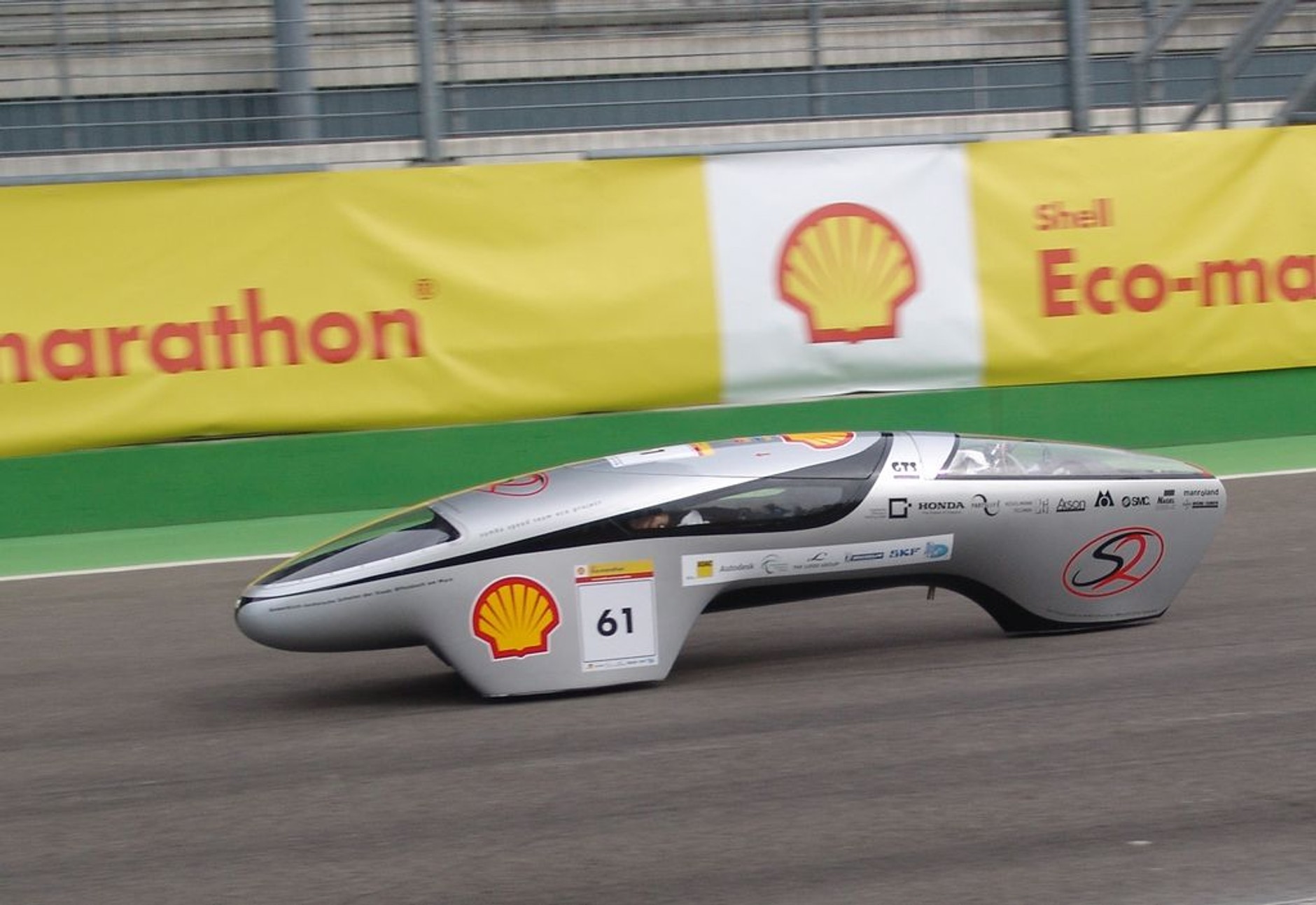 Shell Eco-marathon 2011: ile km na 1 litrze?