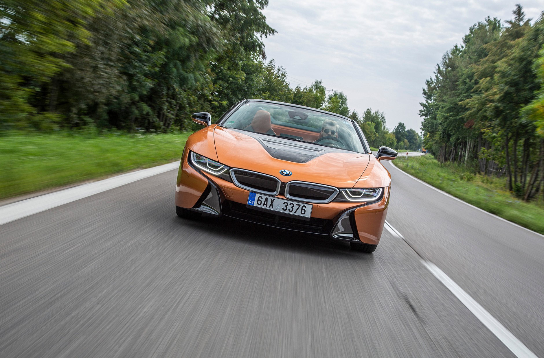 Test BMW i8 Roadster - futurystycznie i luksusowo
