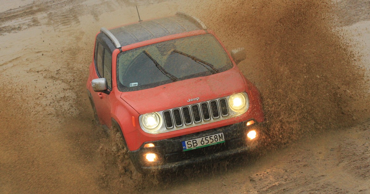 Jeep Renagede 2.0 MJD 4x4 Limted (9)