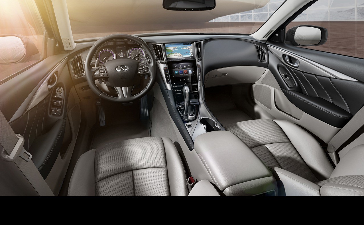 Infiniti Q50 w pełnej okazałości