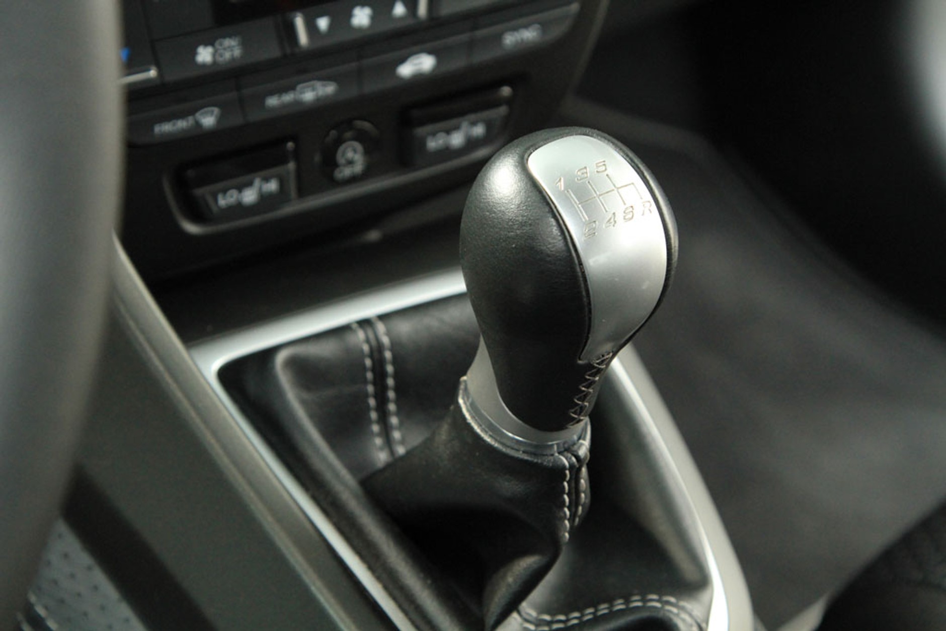 Honda Civic Sport 1.8 i-VTEC - kompakt w bojowej stylistyce