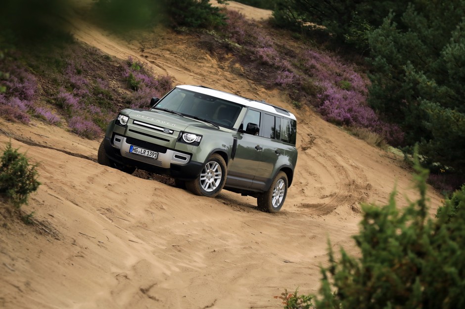 Land Rover Defender 110 2.0D AT