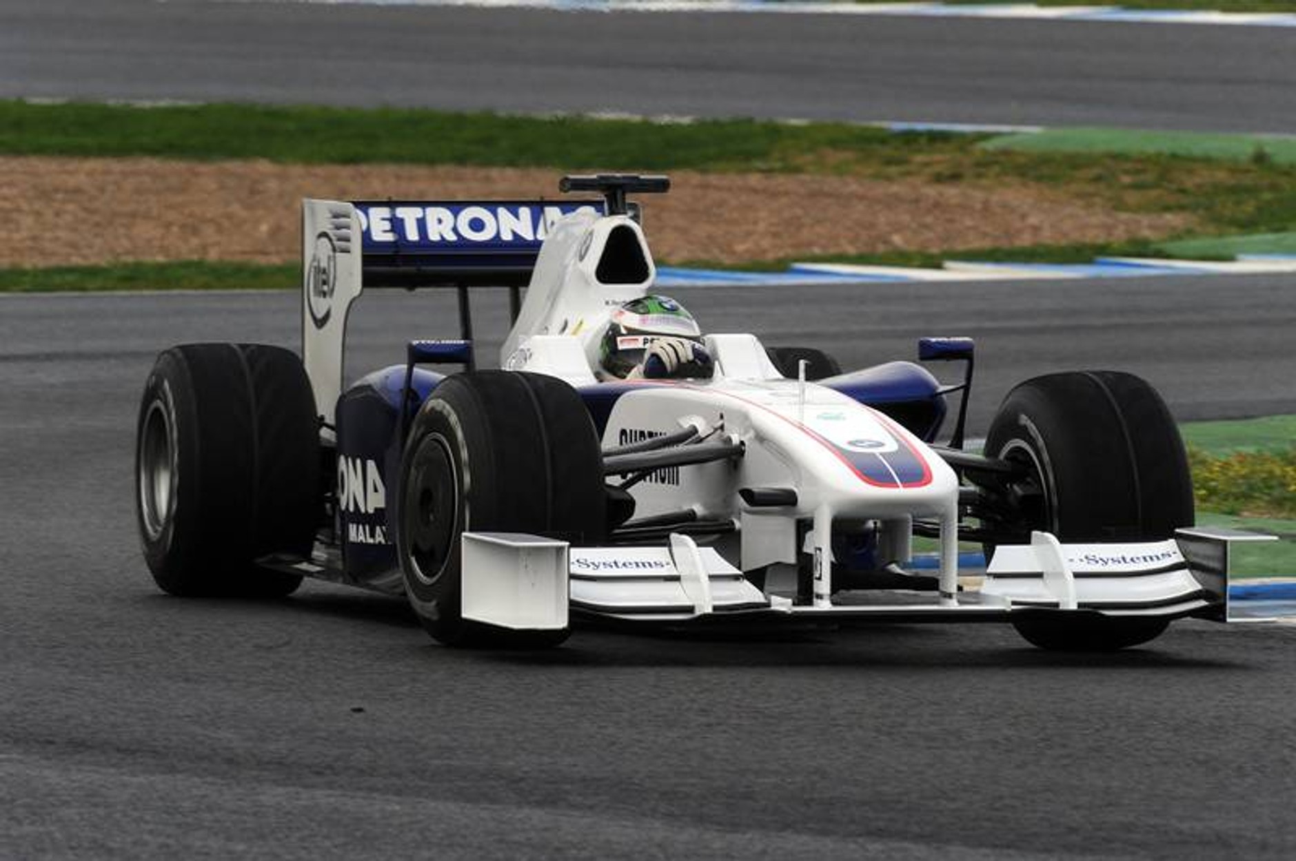 Formuła 1: fotogaleria z testów przed sezonem 2009