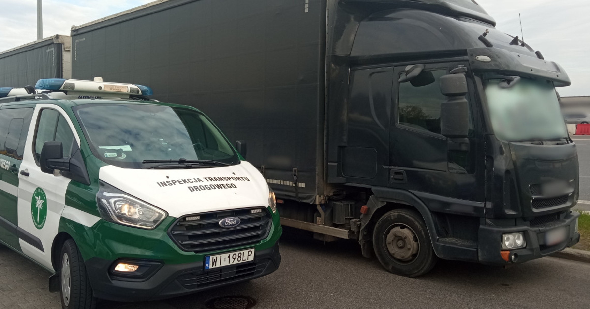 Miejsce kontroli ciężarówki zatrzymanej przez patrol Inspekcji Transportu Drogowego na małopolskim odcinku autostrady A4