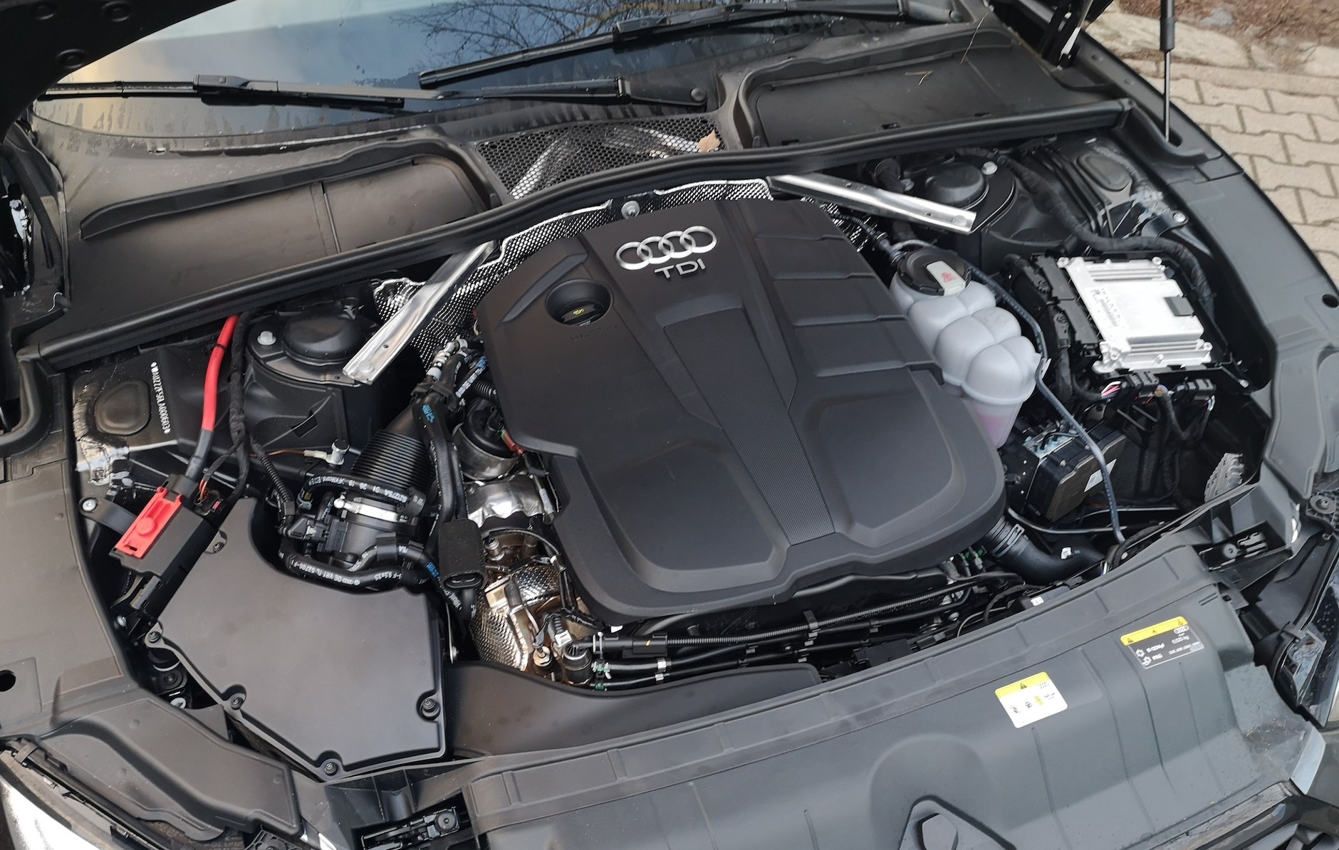 Silnik wysokoprężny pod maską Audi