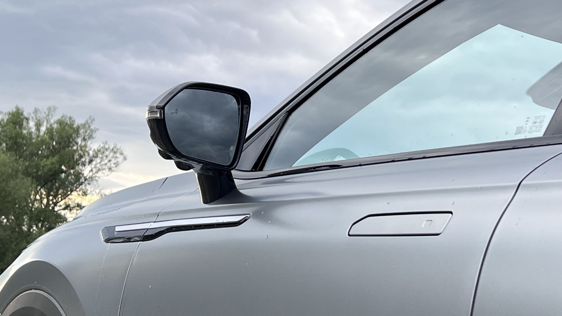 Omoda 9 Super Hybrid