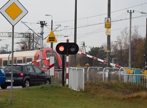 Zastawią 500 fotopułapek na przejazdach kolejowych. To nowy bat na kierowców