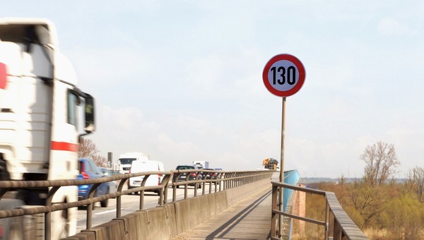 Niemcy chcą jeździć po autostradach wolniej niż Polacy. Szok to mało powiedziane