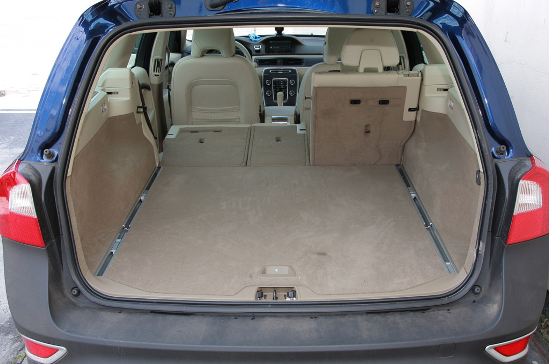 Test Volvo XC70 D3 Ocean Race: czy warto kupić przednionapędową wersję?