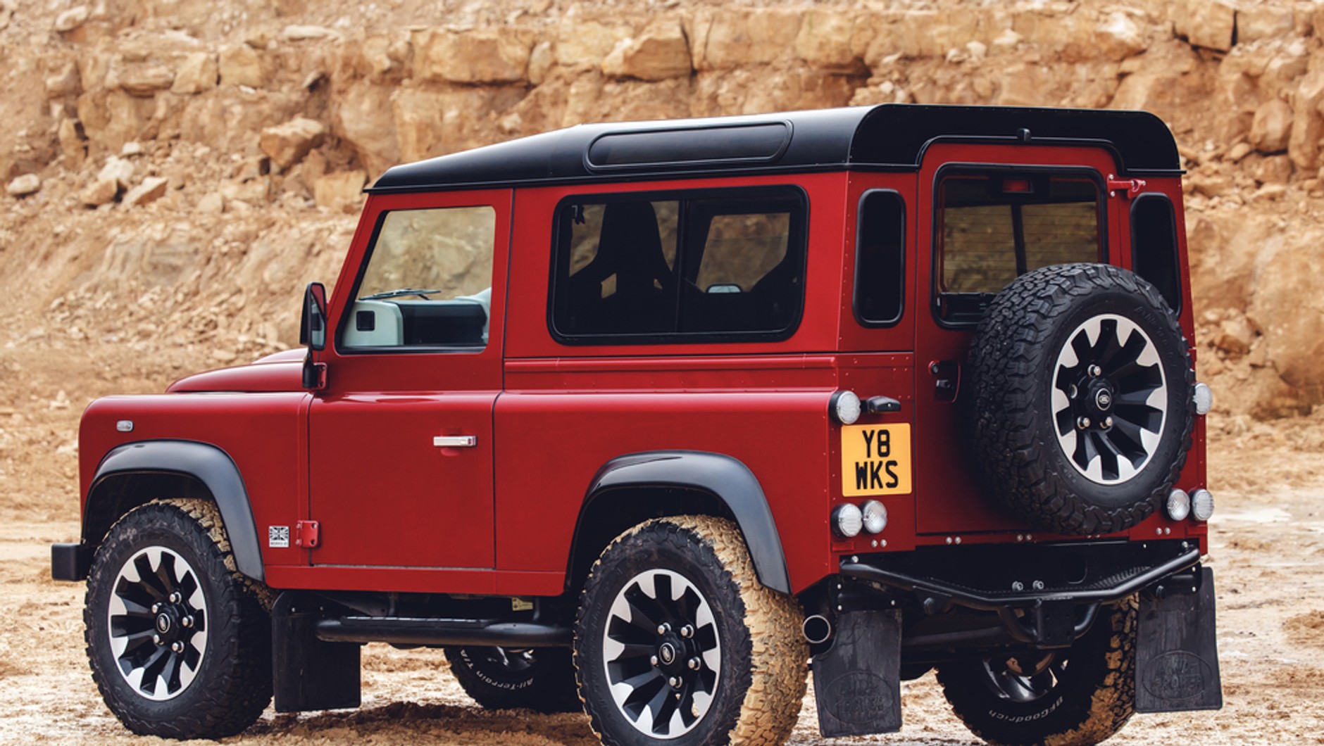 Land Rover Defender Works V8