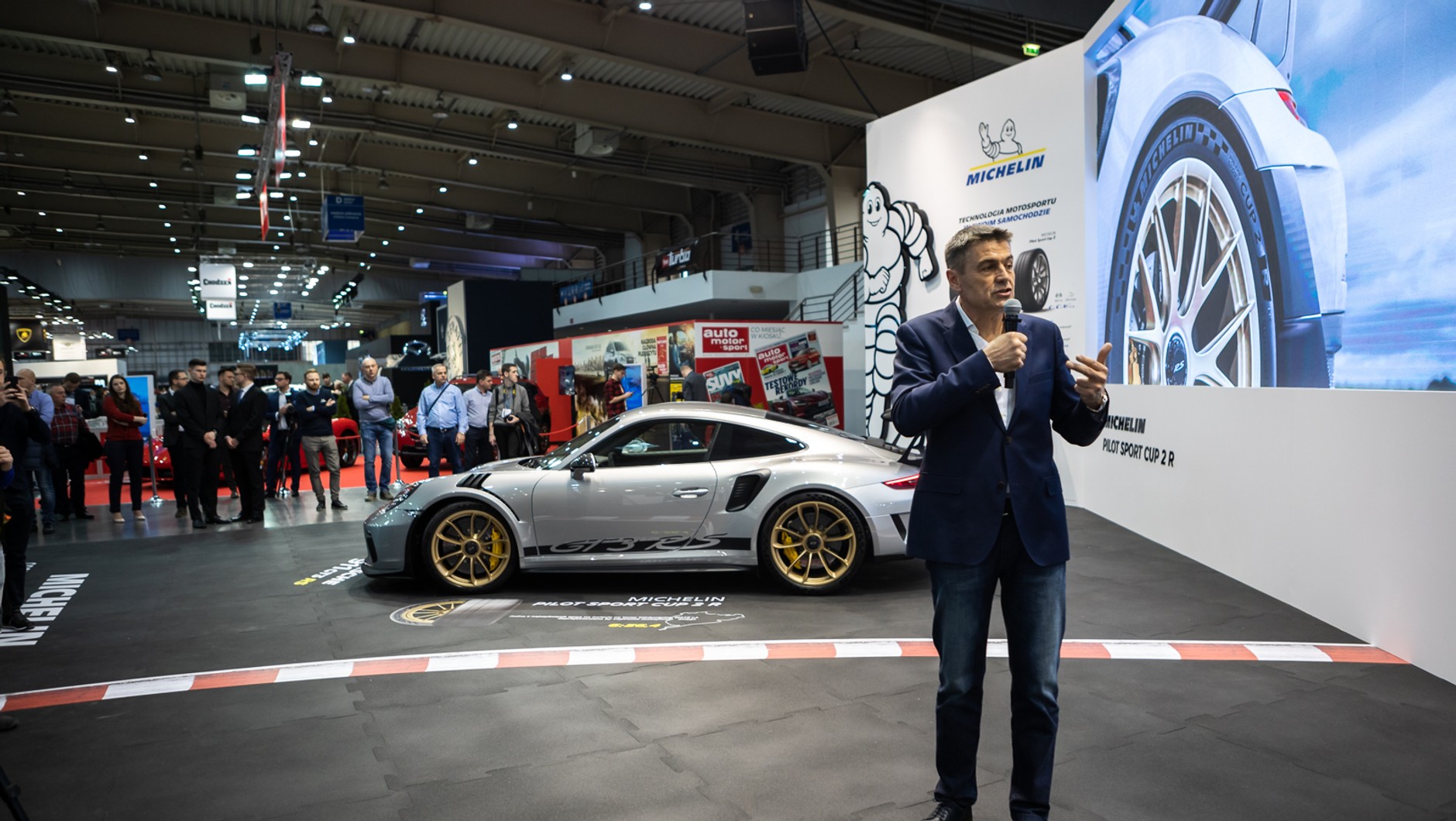 Krzysztof Hołowczyc podczas konferencji Michelin