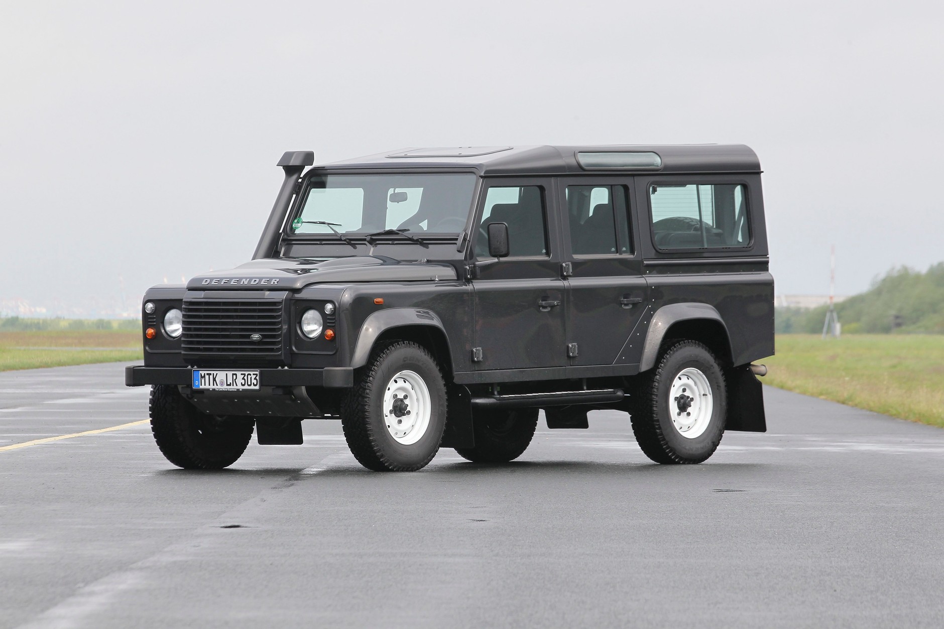 Land Rover Defender produkowany był w latach 1983-2016