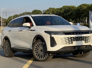 Jeździłem chińskim hybrydowym SUV-em Omoda 9. Ma 537 KM i 1100 km zasięgu. Cena, standard i gwarancja: fenomenalne