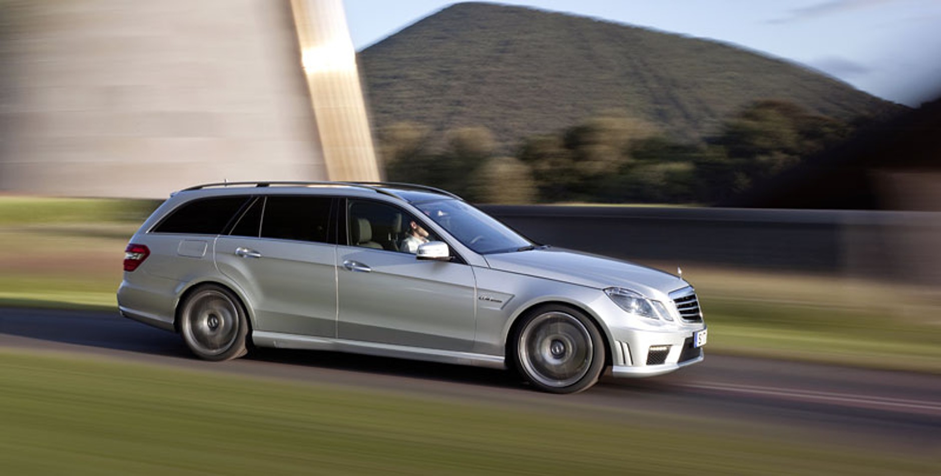 IAA Frankfurt 2009: Mercedes-Benz E 63 AMG T – pierwsze wrażenia, fotogaleria