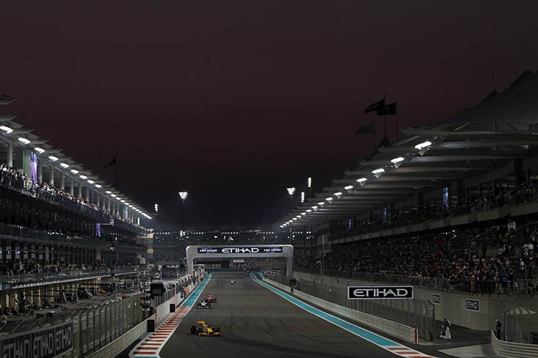 Grand Prix Abu Dhabi 2010: Vettel najmłodszym mistrzem świata, Kubica 5. (relacja, wyniki)