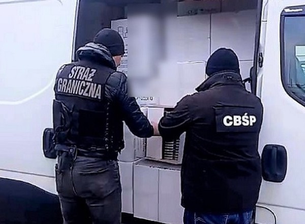 Zatrzymali busa. Strażnicy oniemieli, gdy zajrzeli na "pakę"