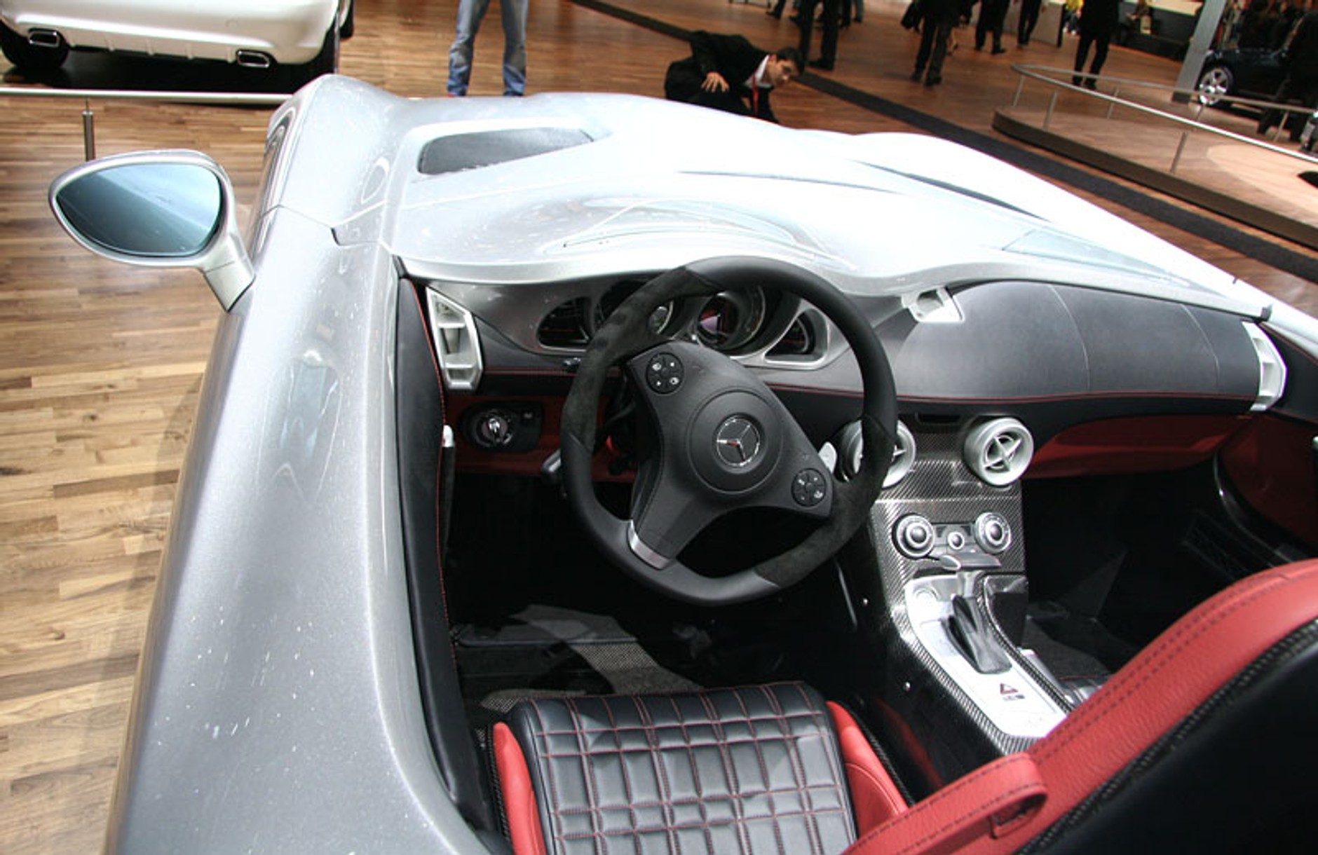 Genewa 2009: parada sportu i tuningu (fotogaleria)