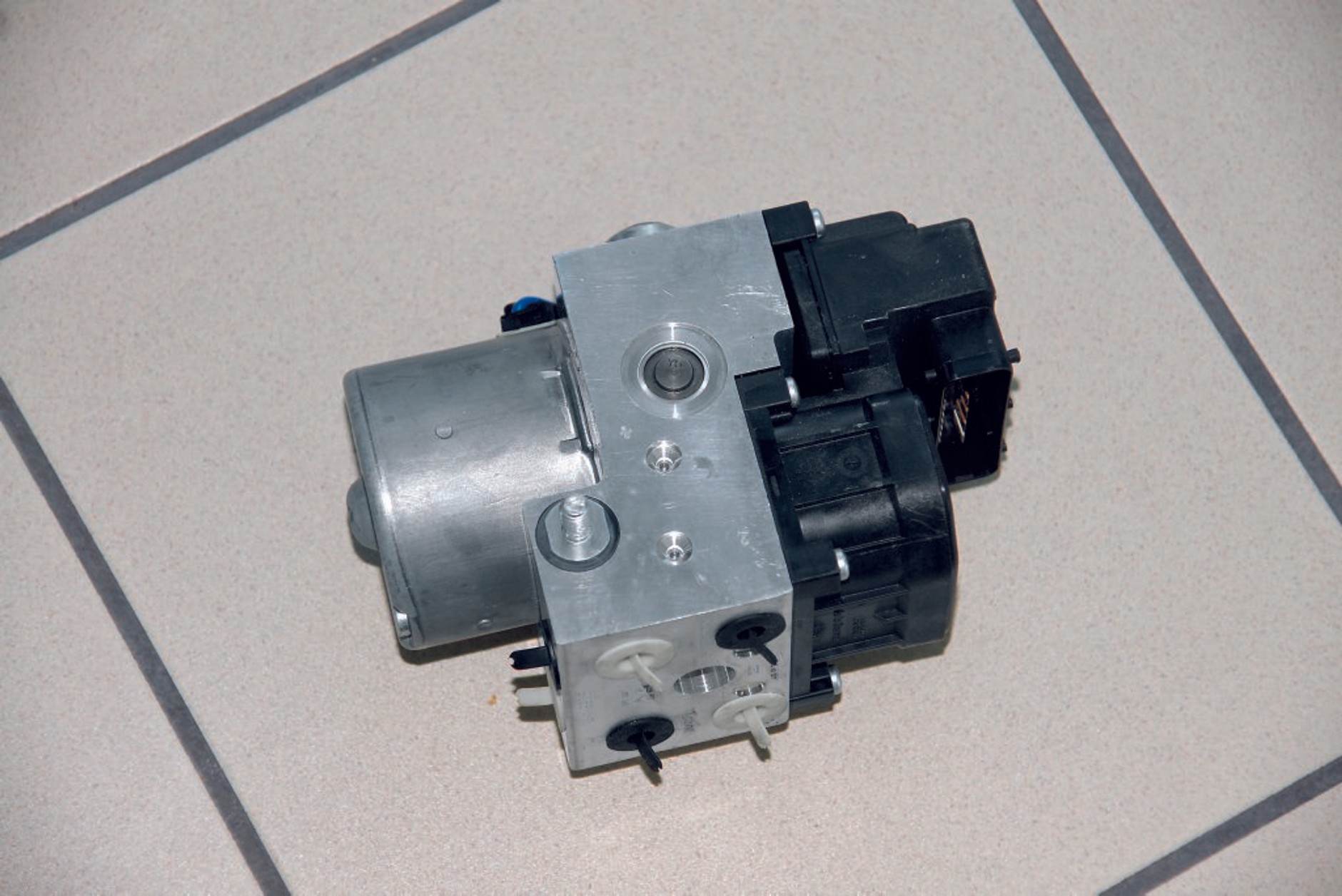 Elektronika w aucie - naprawiać czy nie