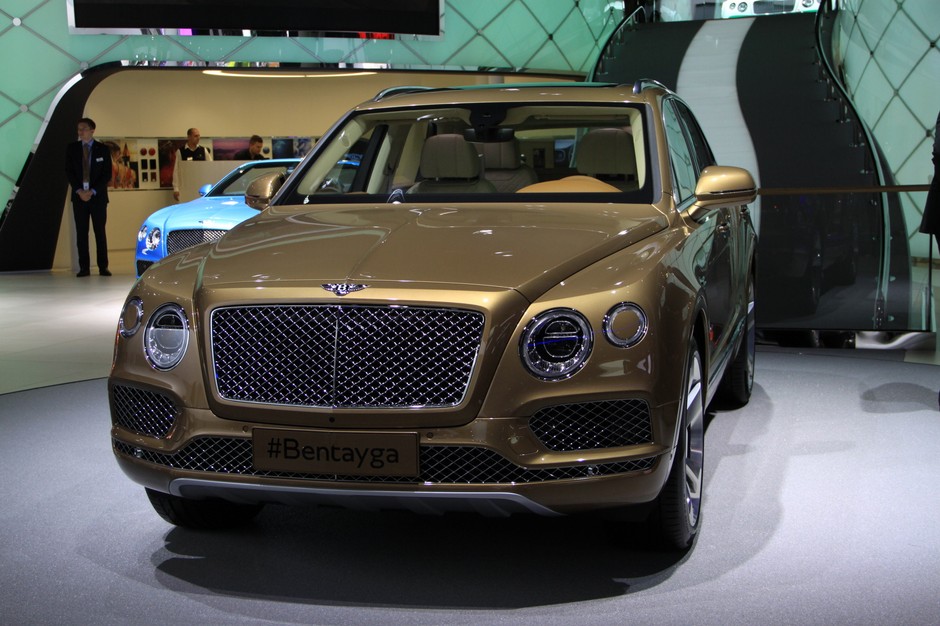 Bentley Bentayga (Frankfurt 2015)