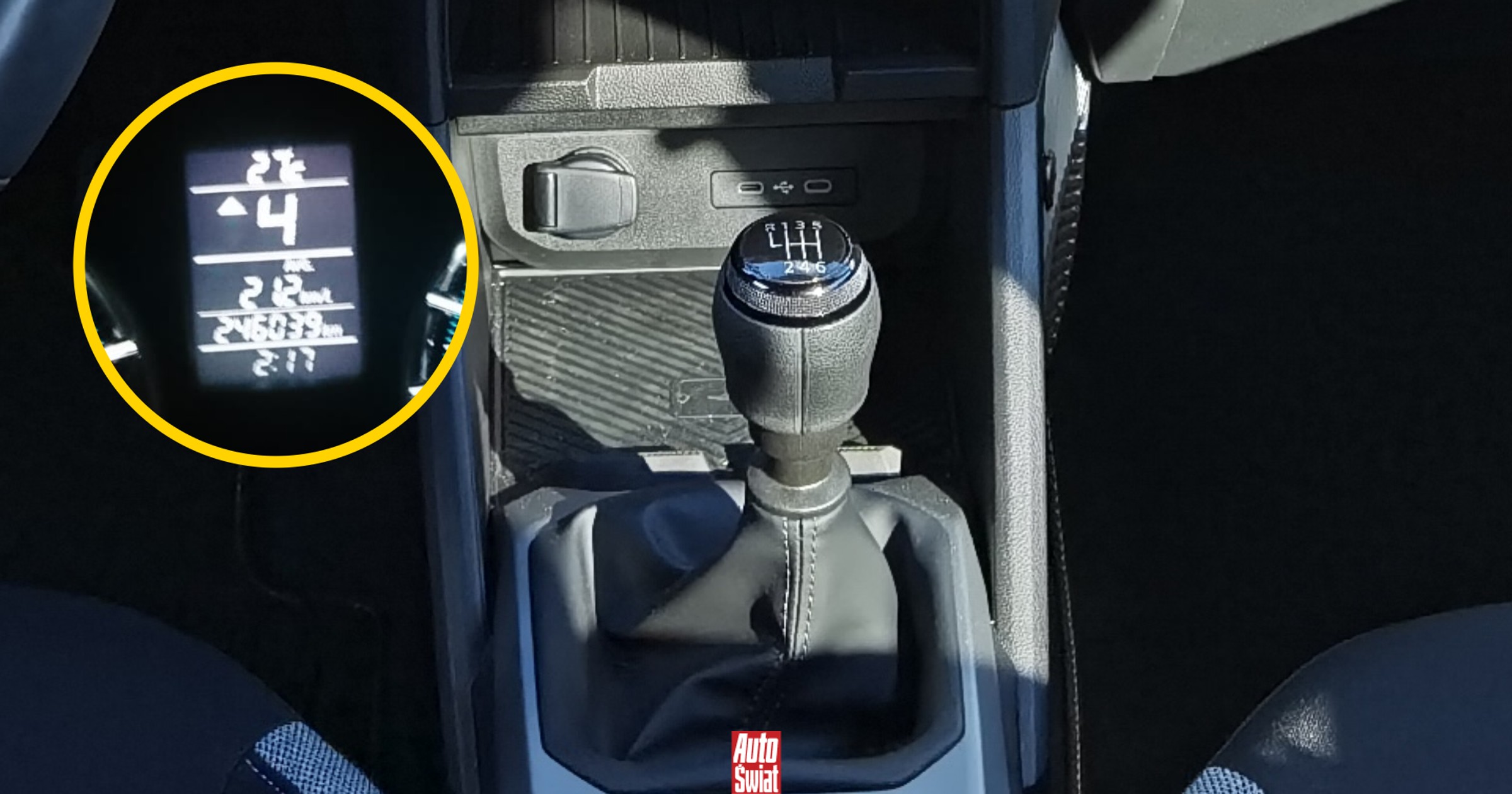 Mechanicy ostrzegają przed komunikatami wskaźnika zmiany biegów. Tak ich nie zmieniaj
