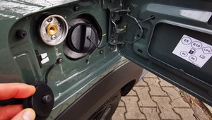 Polacy chętnie wybierają nowe auta z LPG. Jest jednak znacznie większy hit