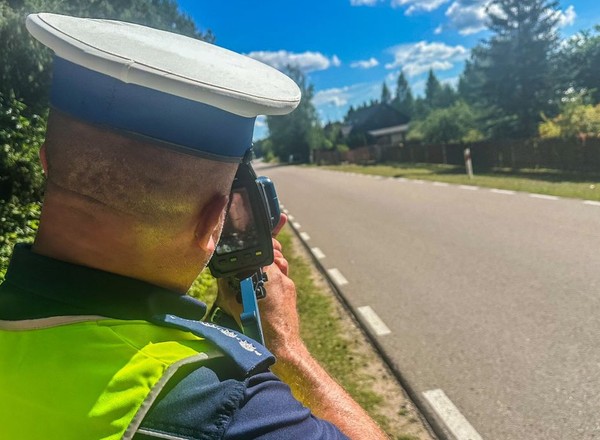 Zdecydowanie "przesadził" z prędkością. Pędził 208 km/h w terenie zabudowanym
