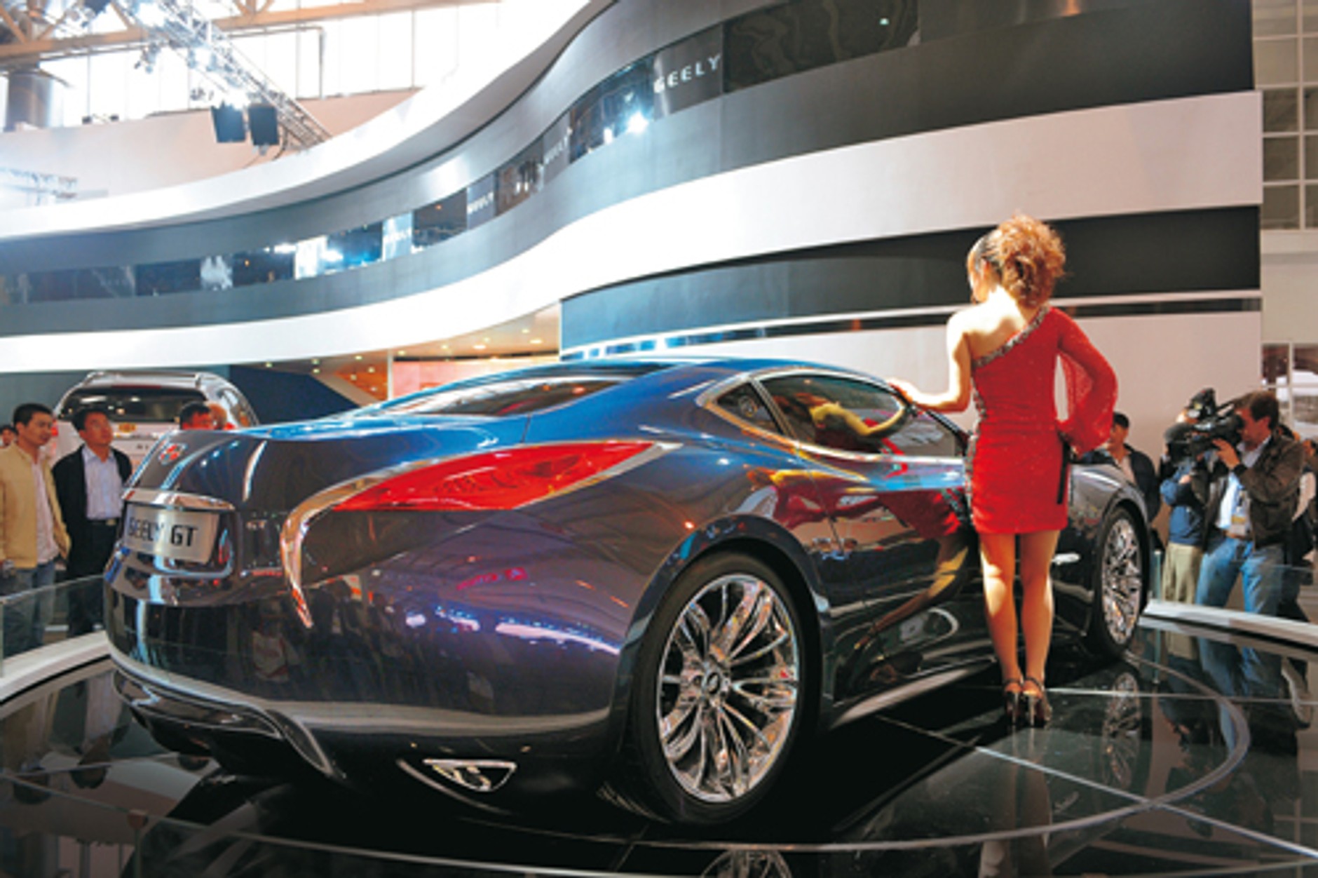 Auto Show Pekin - O tym marzą Chińczycy