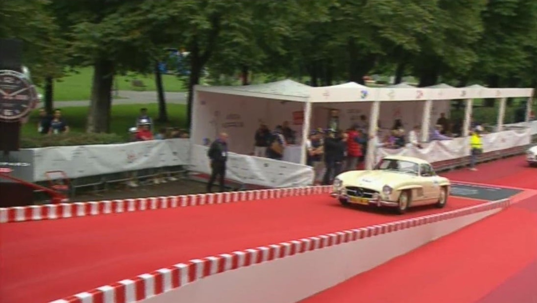 Mercedes Gullwing z polską załogą na Mille Miglia 2024