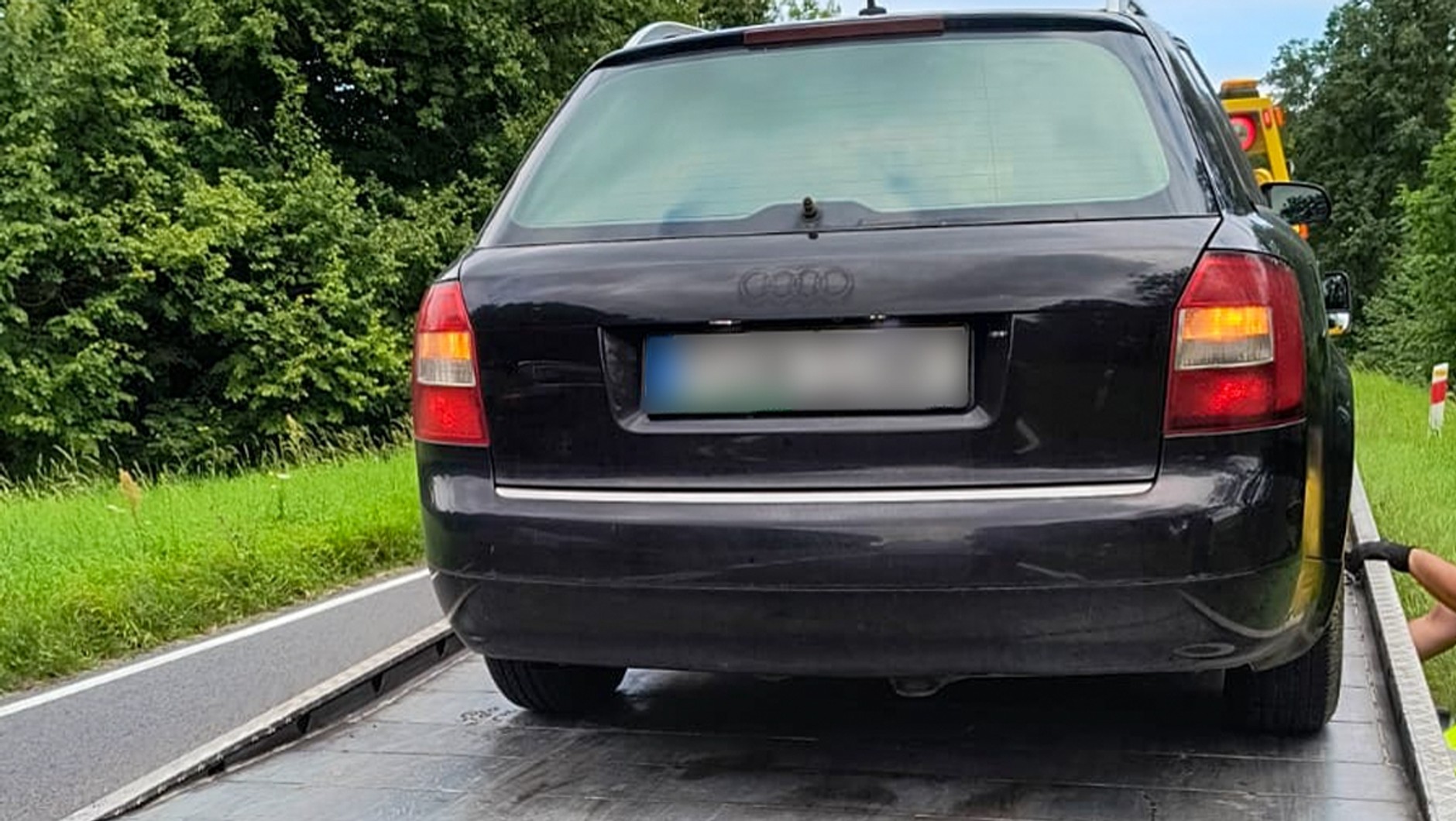Kierowca Audi uciekał przed policją. Był pijany