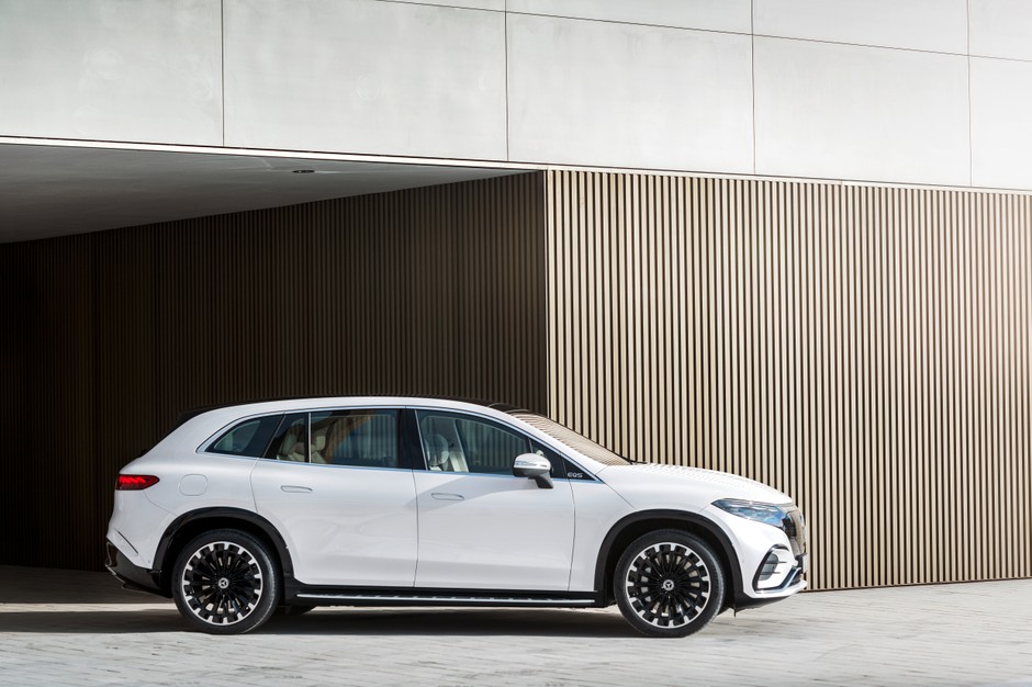 Mercedes EQS SUV