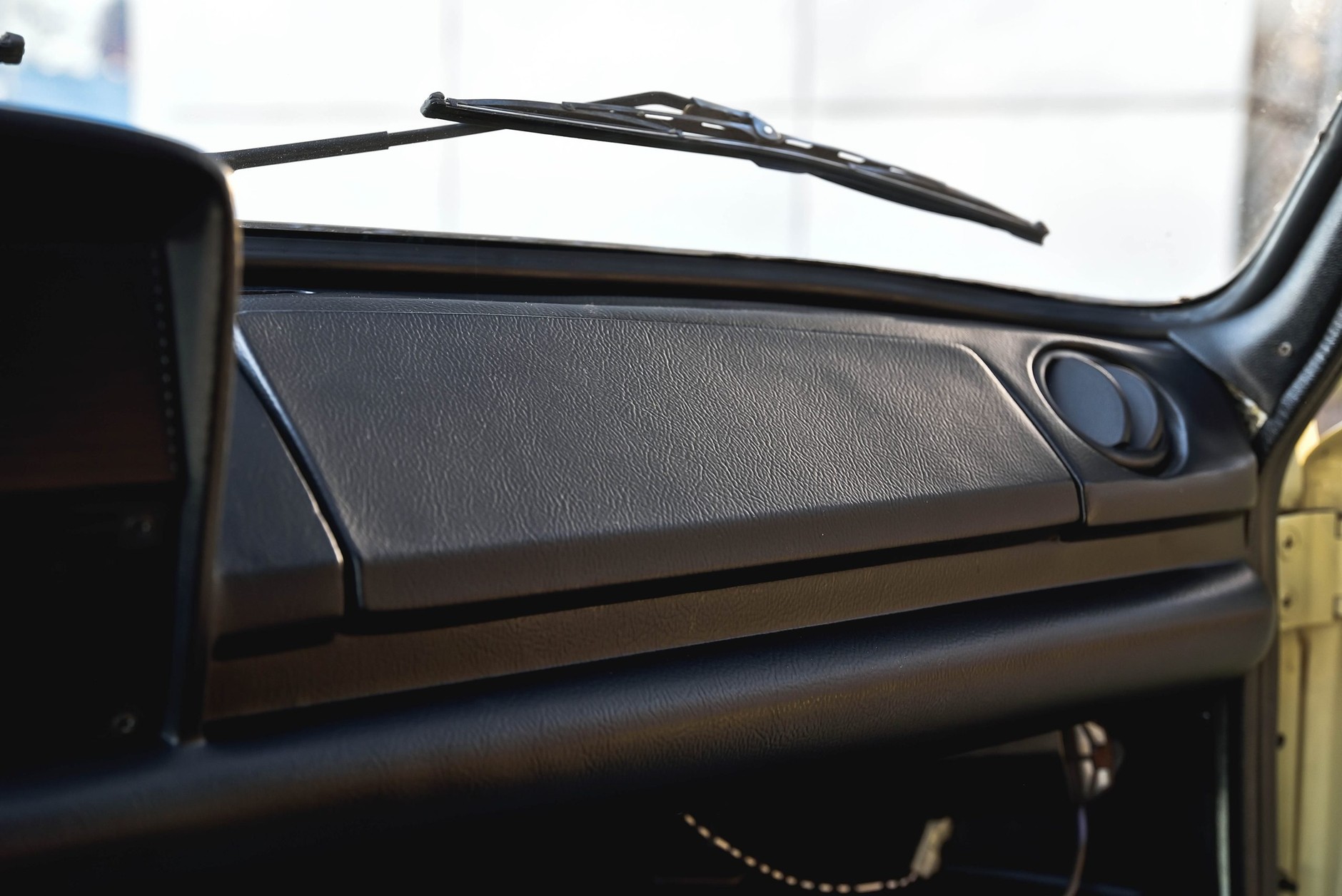 Ten Duży Fiat jest nowy, choć ma 35 lat.  FSO 125p wystawiony na aukcji.